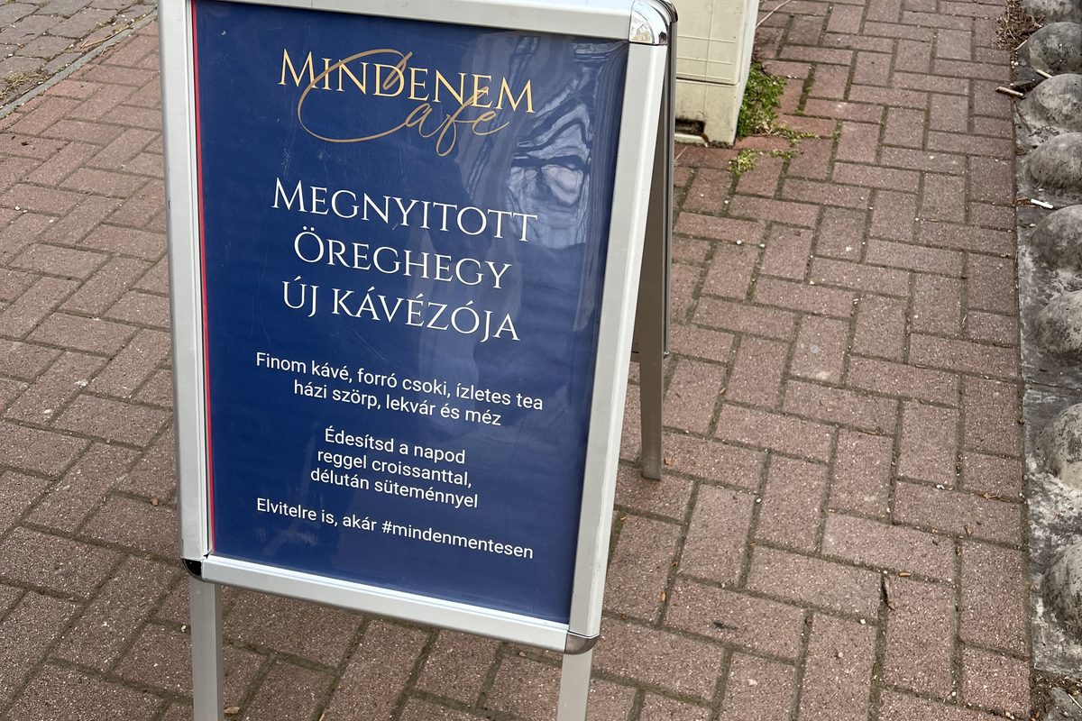 Parkolás és megközelítés, ha jössz a Mindenem kávézóba